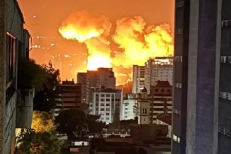 حذف نمادهای مقاومت توسط آمریکا و تخریب حافظه تاریخی ملت‌ها